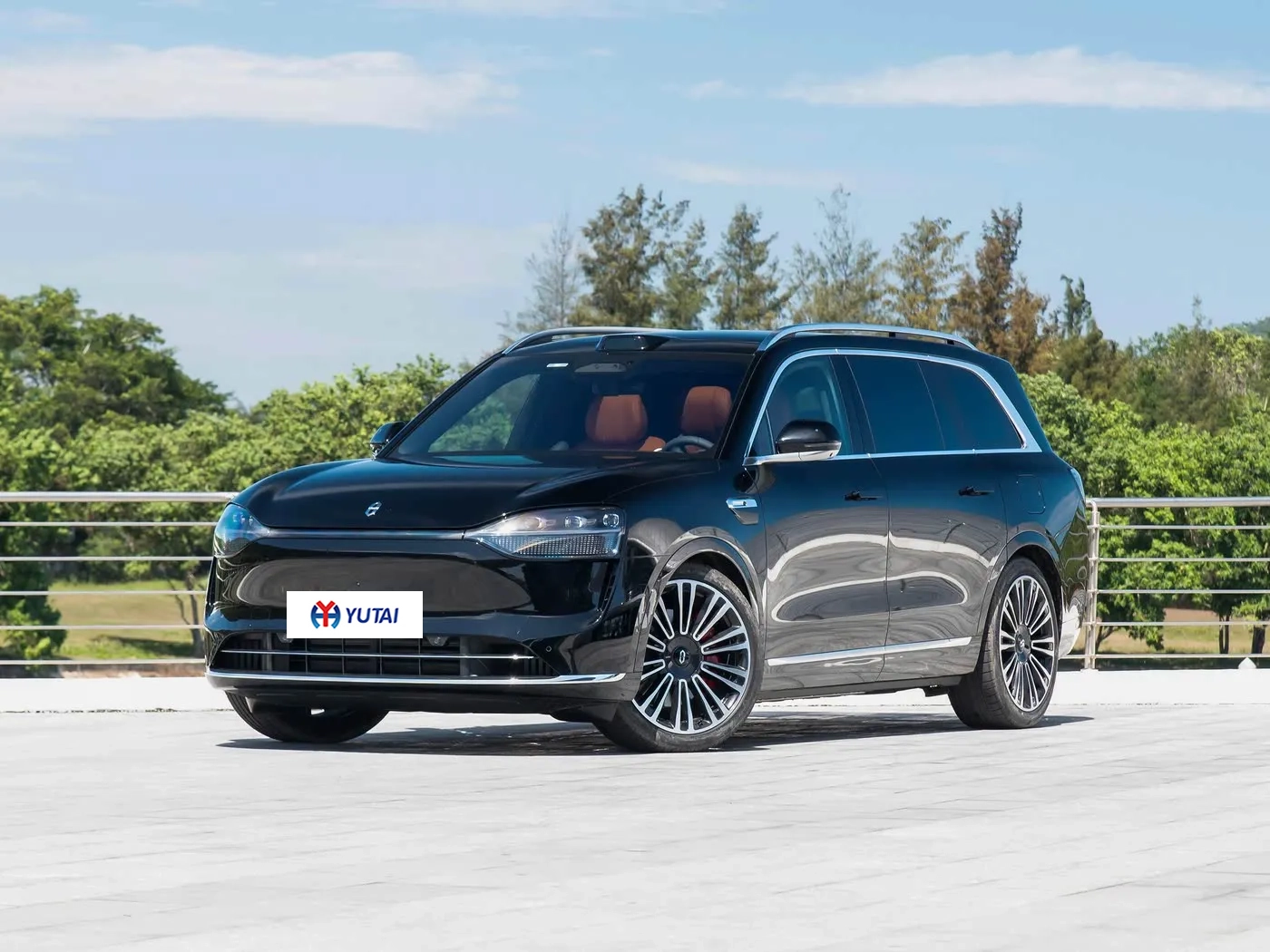 2025 AITO M9 exterior